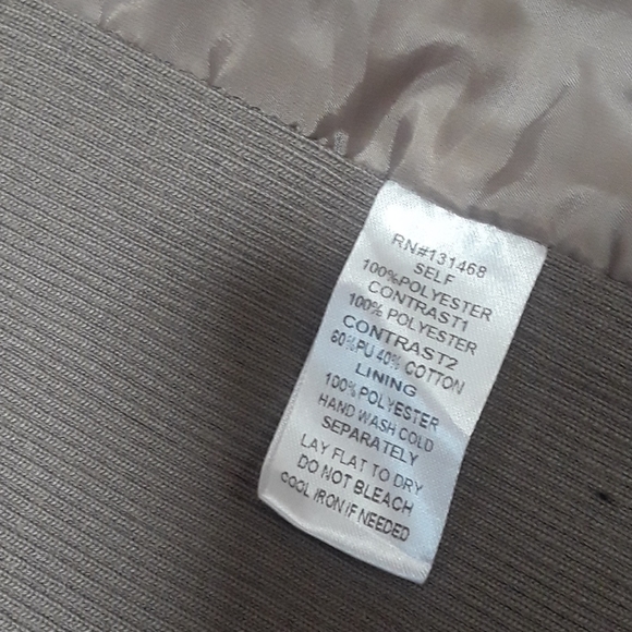 Women's XS Vest, EUC - Picture 8 of 8